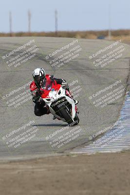 media/Nov-26-2023-TrackDaz (Sun) [[64ad8cfd8f]]/Mock Race/Outside Grapevine/